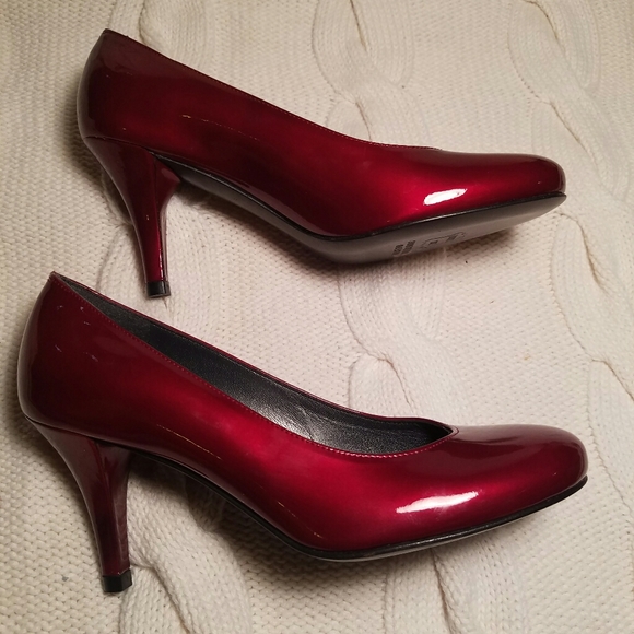 Stuart Weitzman Red Heels - Picture 4 of 6